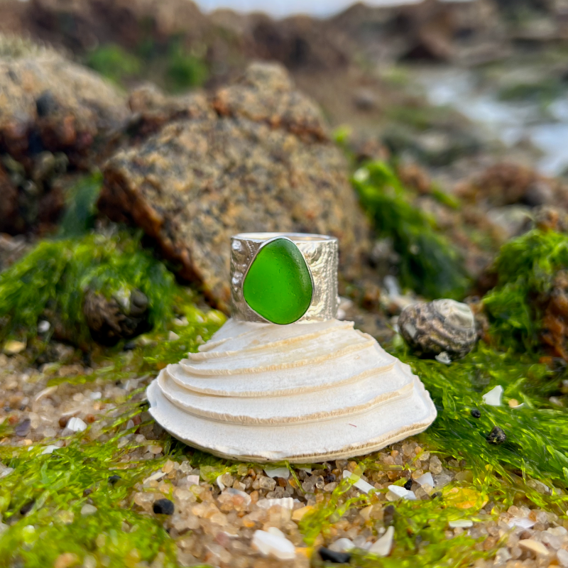 Cast silver sea urchin ring band with green sea glass by Mornington Sea Glass. Size 9 or R1/2.